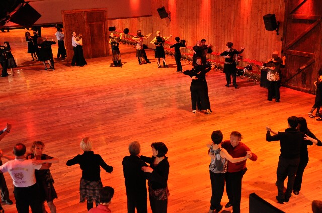 min 2009 11 29 station danse 083
